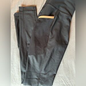 Lole Black Leggings with Gold Trim Pocket